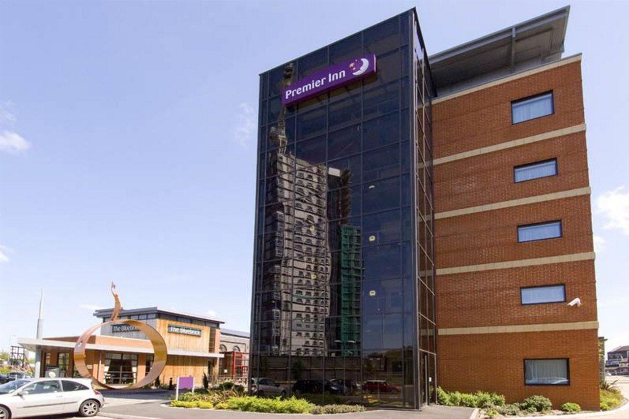 Premier Inn Wolverhampton City Centre Bagian luar foto