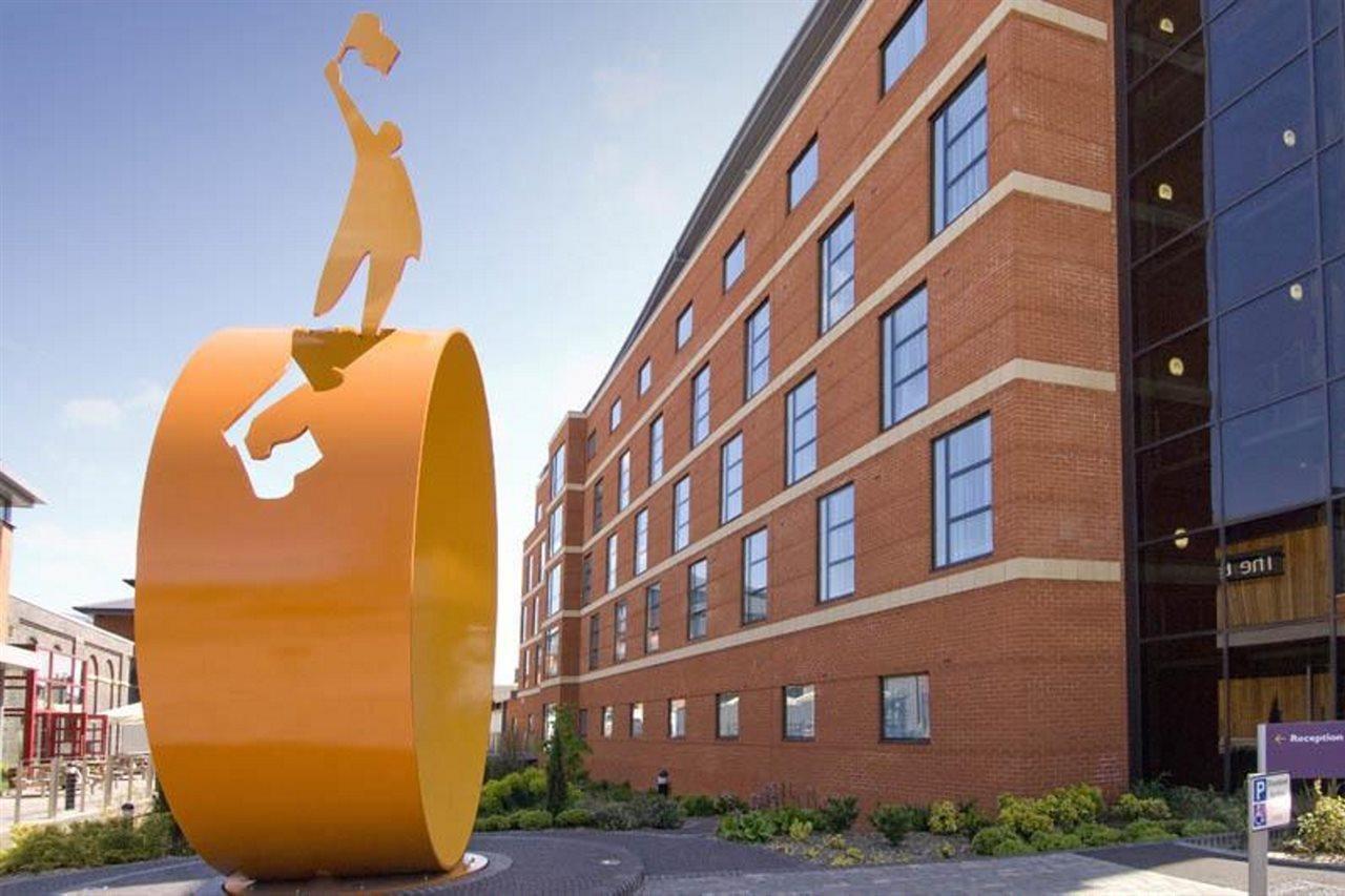 Premier Inn Wolverhampton City Centre Bagian luar foto